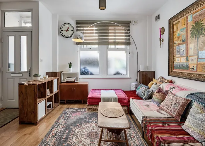 Boujee & Chic City Centre House